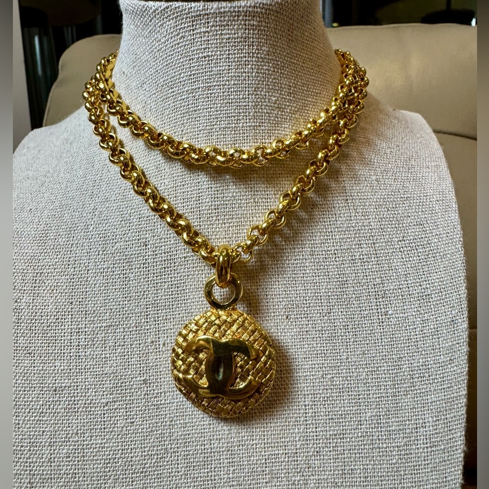 CHANEL Vintage 24k gold plated necklace - Picture 3 of 5